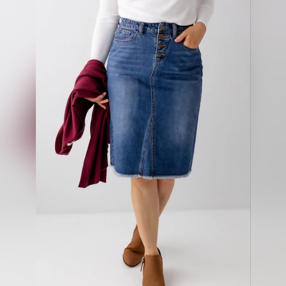 The Main Street Exchange Women's Knee Length Cotton Denim Skirt In Medium Wash - Picture 1 of 13